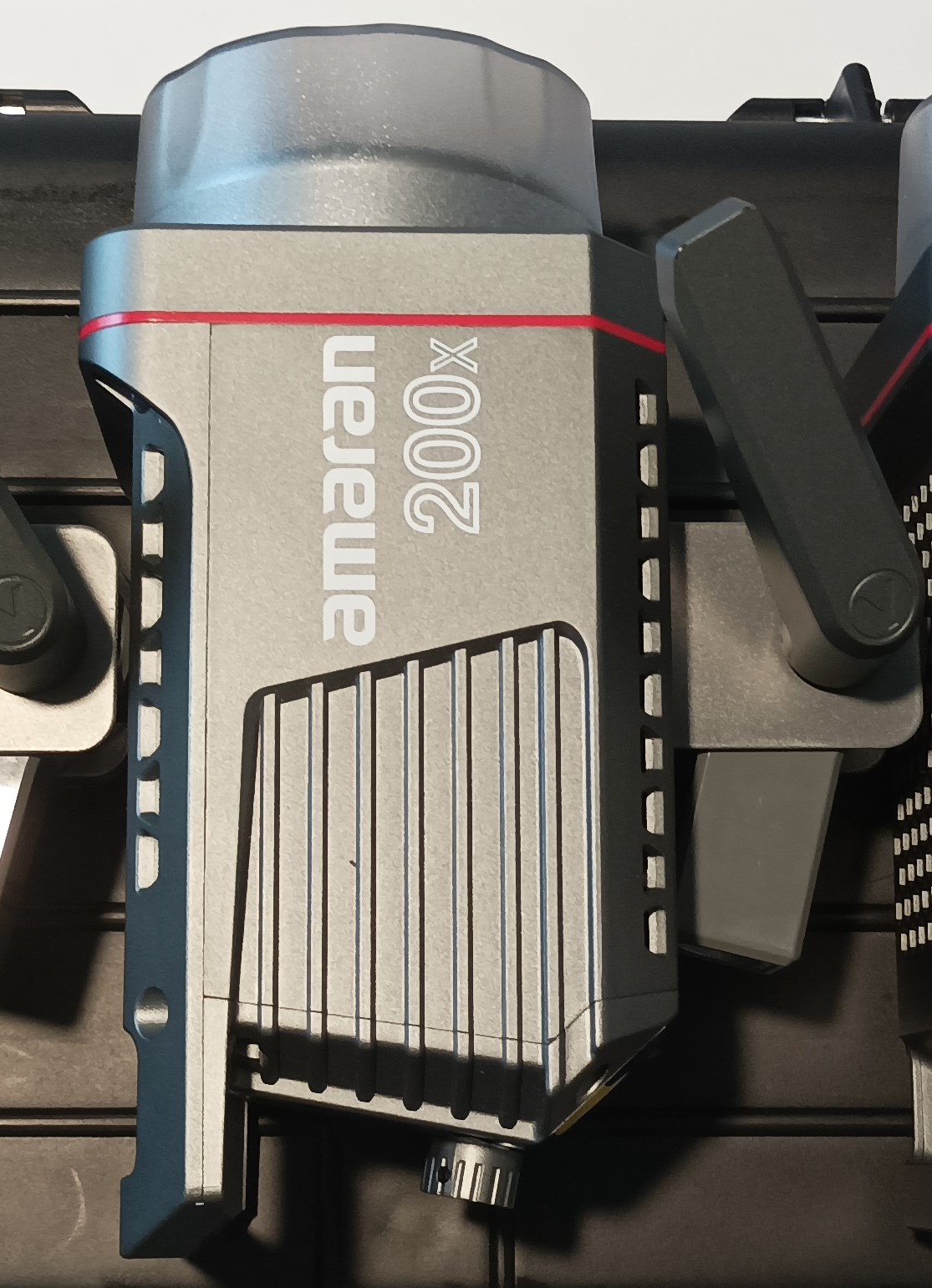 Aputure Amaran 200X