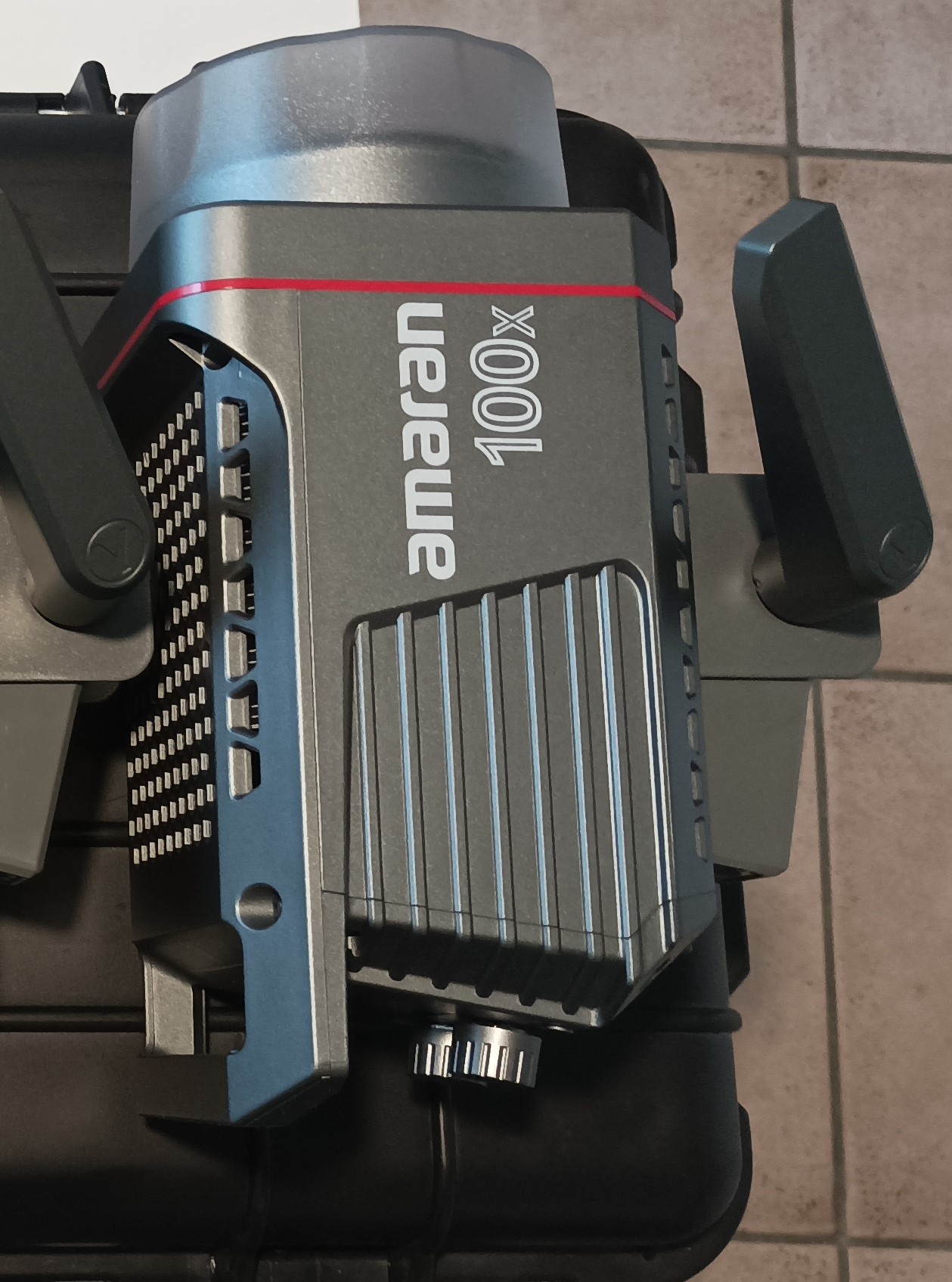 Aputure Amaran 100x