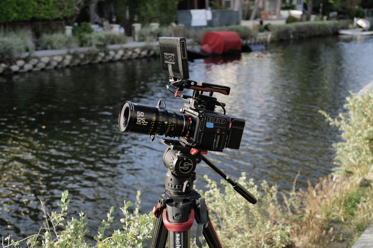 Location RED RED V-RAPTOR 8K VV - Lightyshare