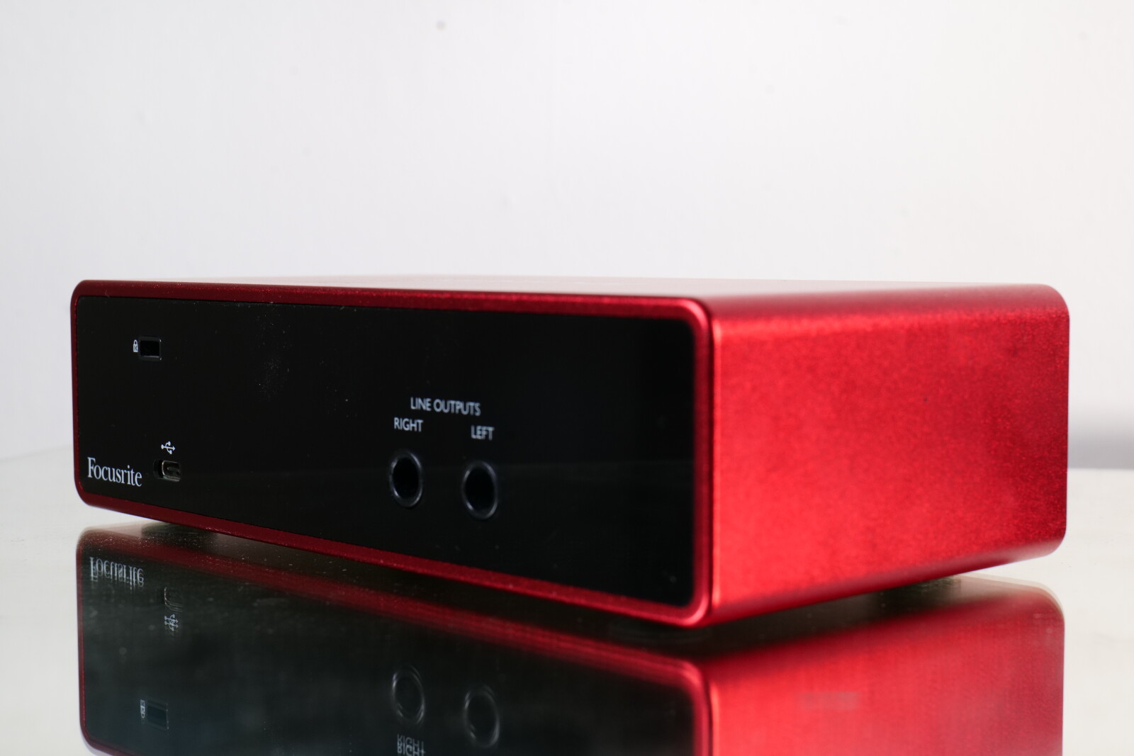 Focusrite Scarlett 2i2 - Photo 2 sur 4
