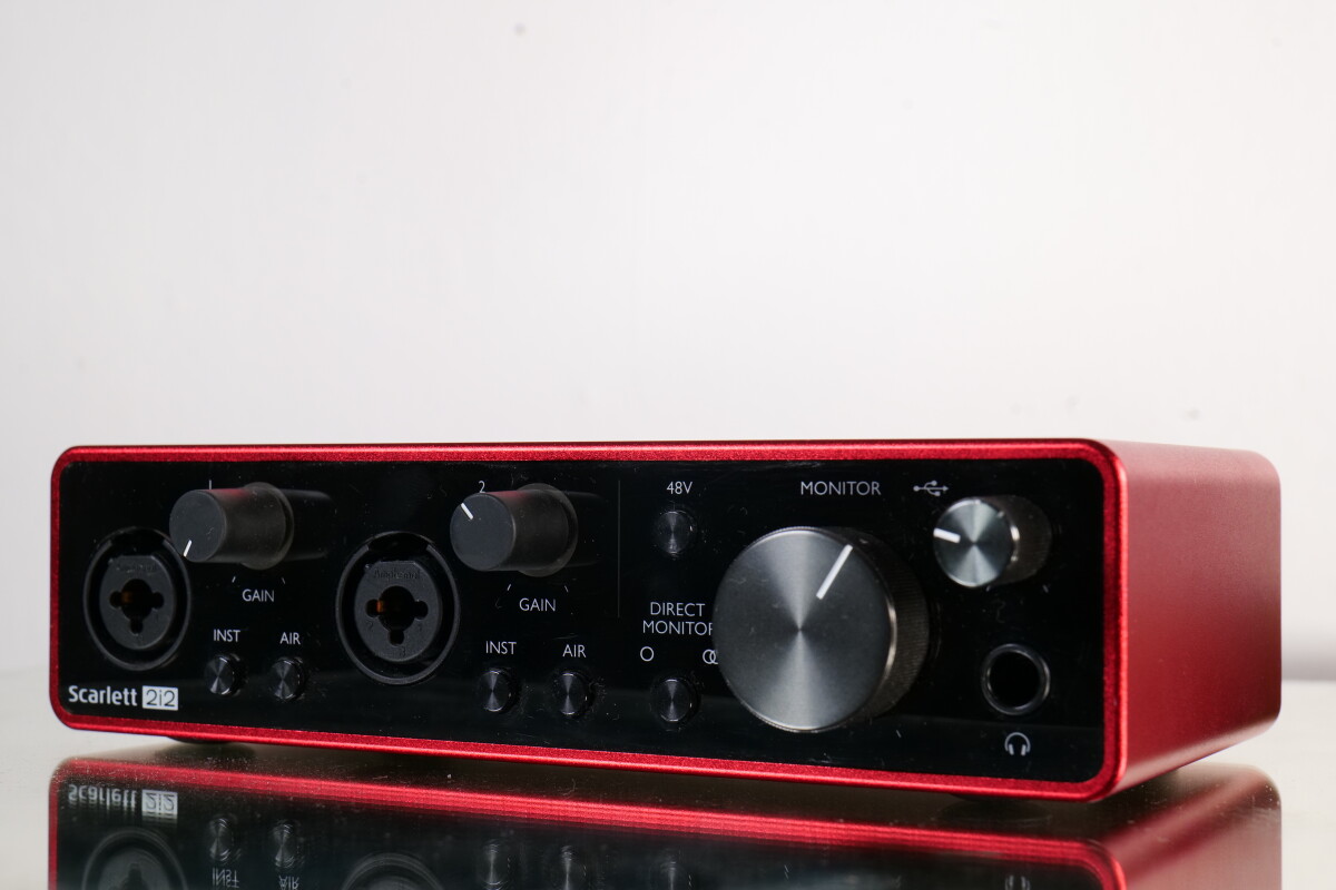 Location Focusrite Scarlett 2i2 - Lightyshare