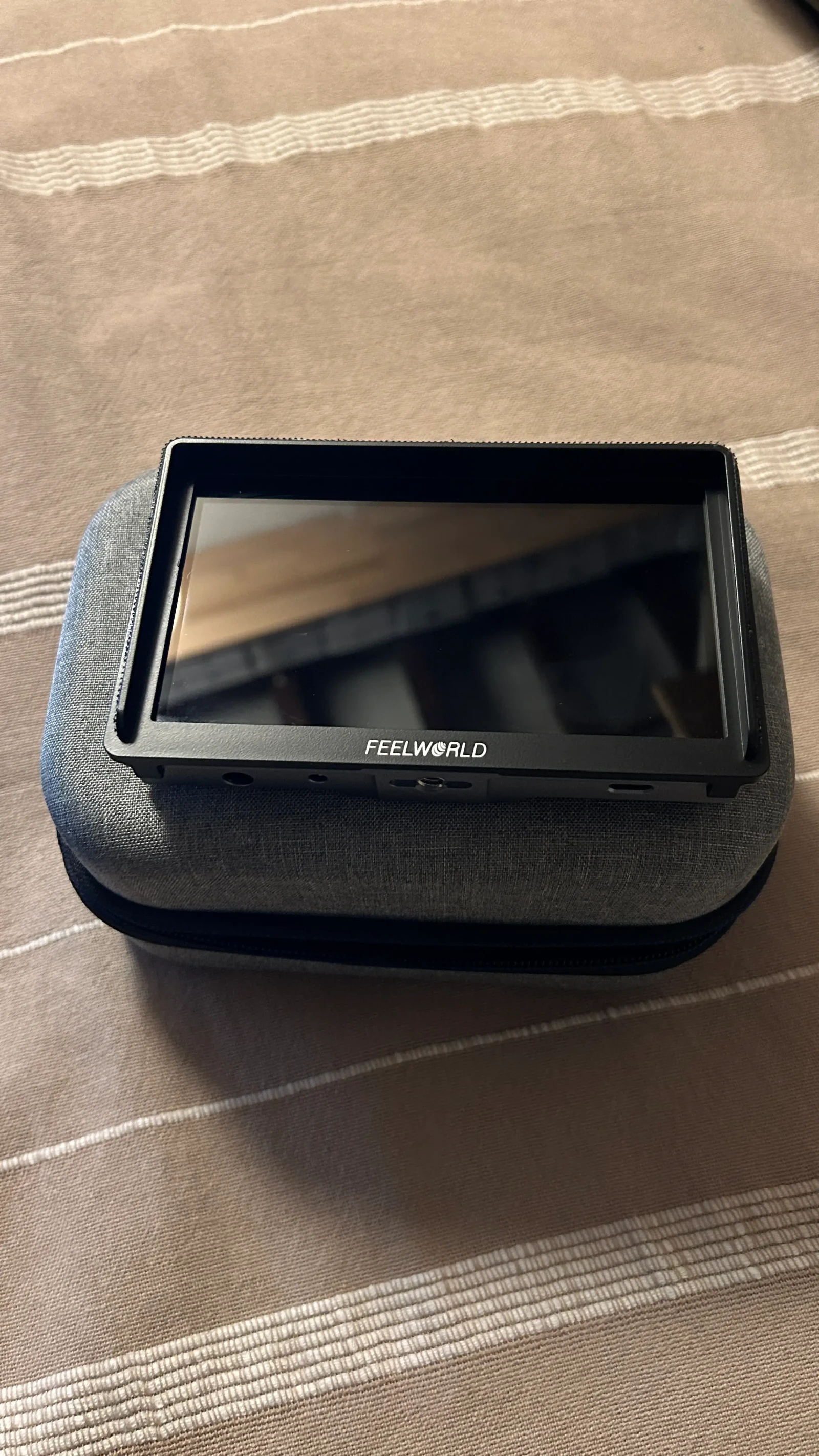 Feelworld Moniteur 5,5" P6X - Photo 1 sur 1