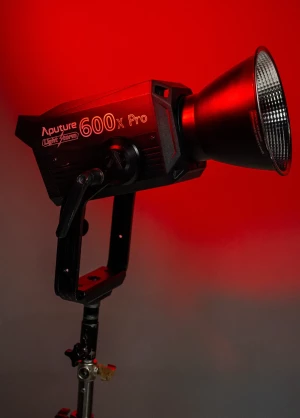 Location Aputure 600X Pro
