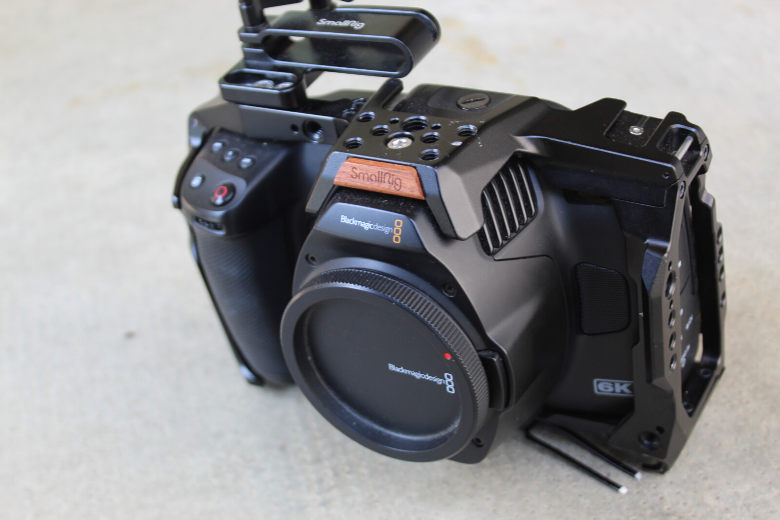 Blackmagic Design Pocket Cinema Camera 6K Pro - Photo 2 sur 3