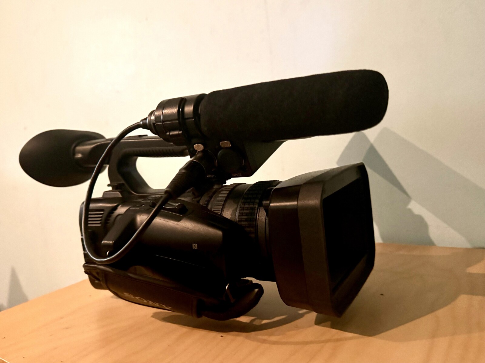 Sony PXW-Z150 - Photo 3 sur 4