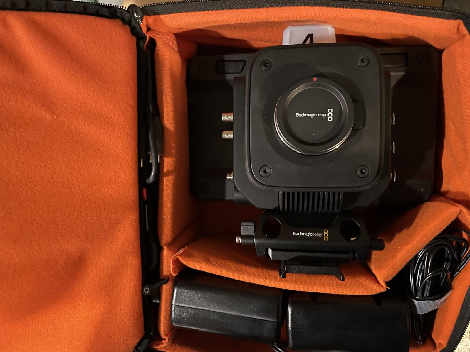 Blackmagic Design Studio Camera 4K Pro - Photo 2 sur 2