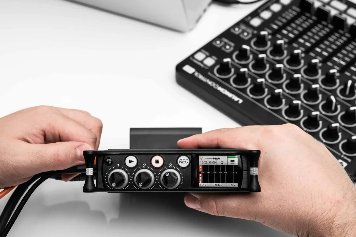 Location Sound Devices MixPre-3 - Lightyshare
