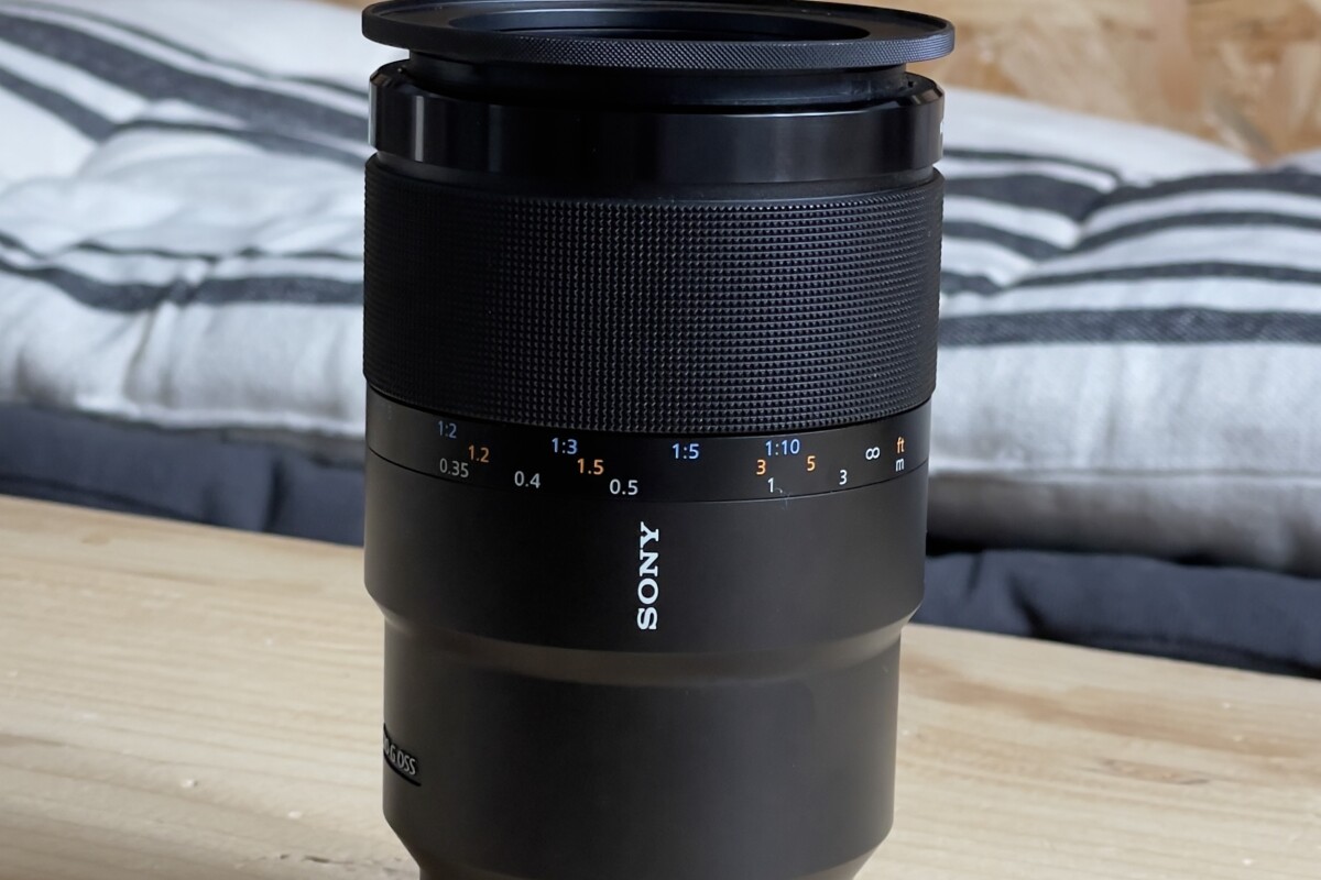 Location Sony 90mm Macro G F2.8 OSS FE - Lightyshare