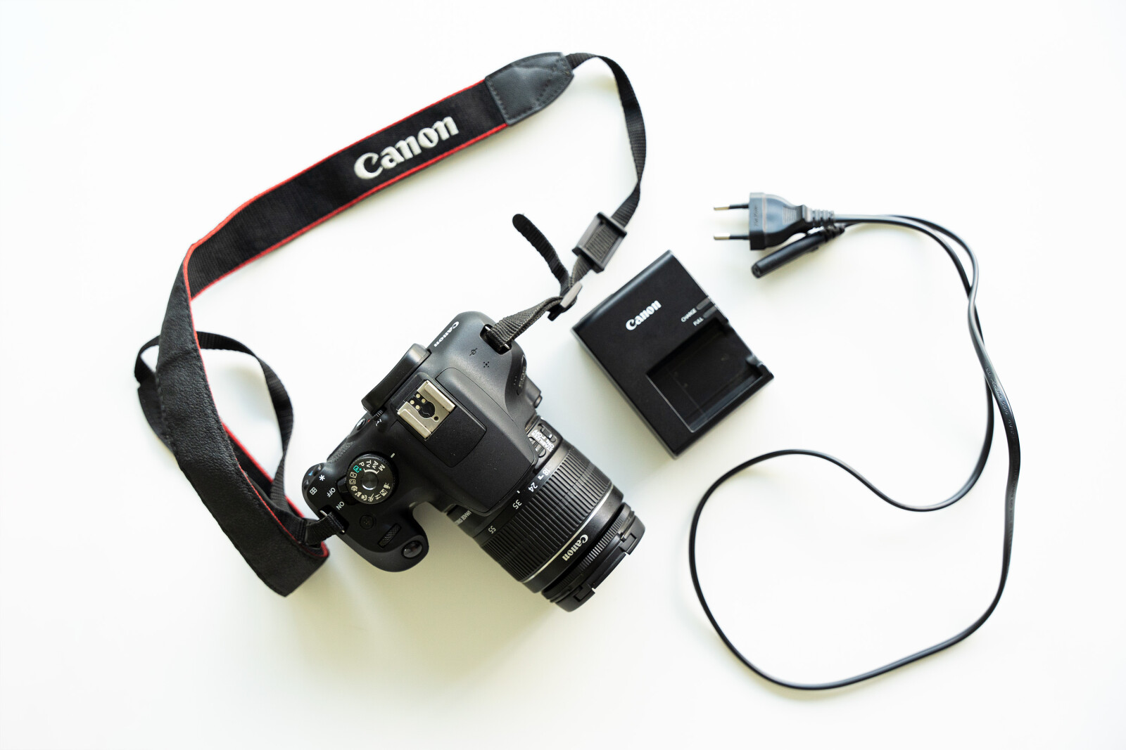 Canon EOS 2000D - Photo 1 sur 3