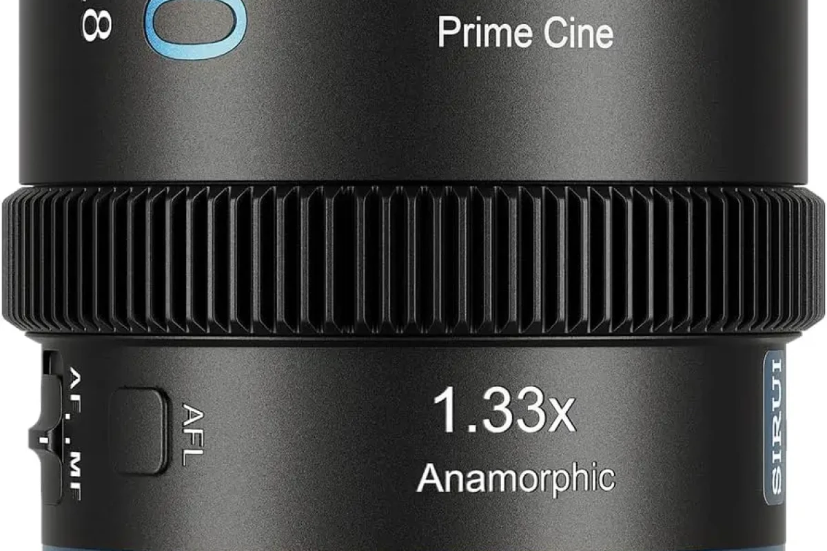 Location SIRUI 40mm T1.8 1.33X Anamorphic Lens Autofocus (Monture E) - Lightyshare