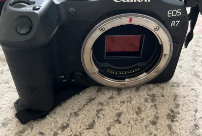 Location Canon EOS R7