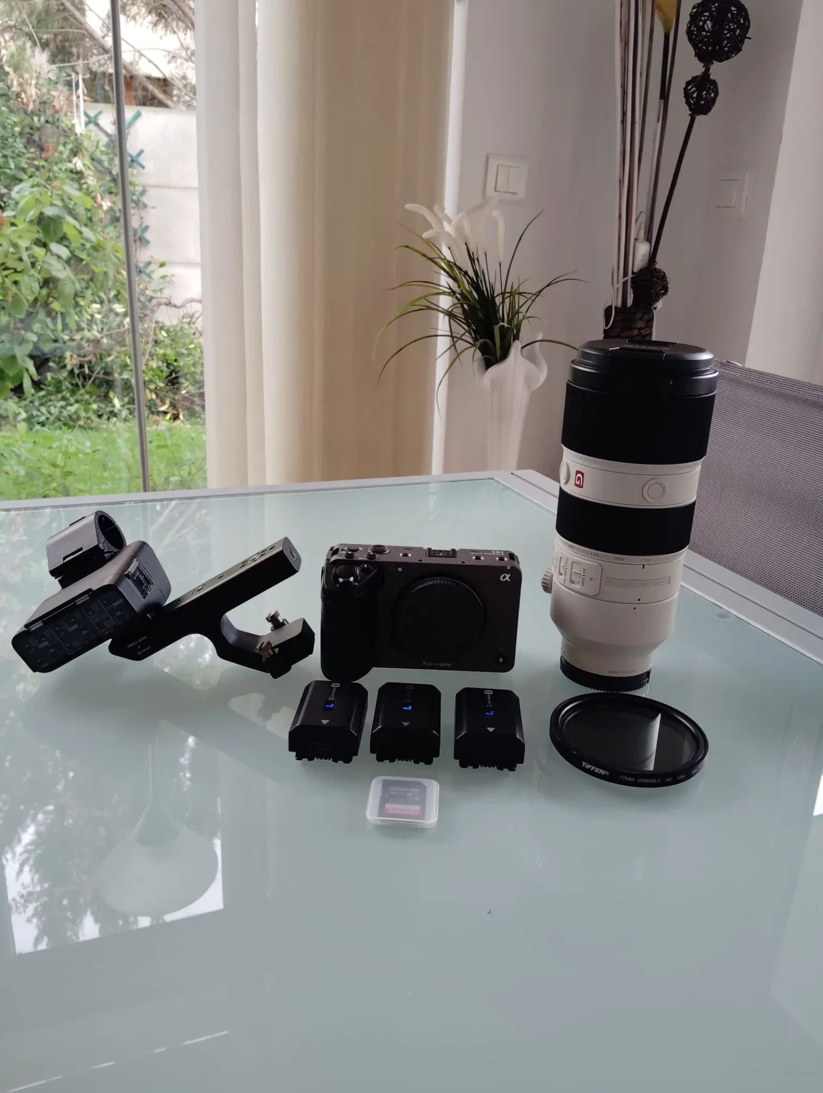 Pack FX3 avec 1 objectif - Photo 1 sur 3