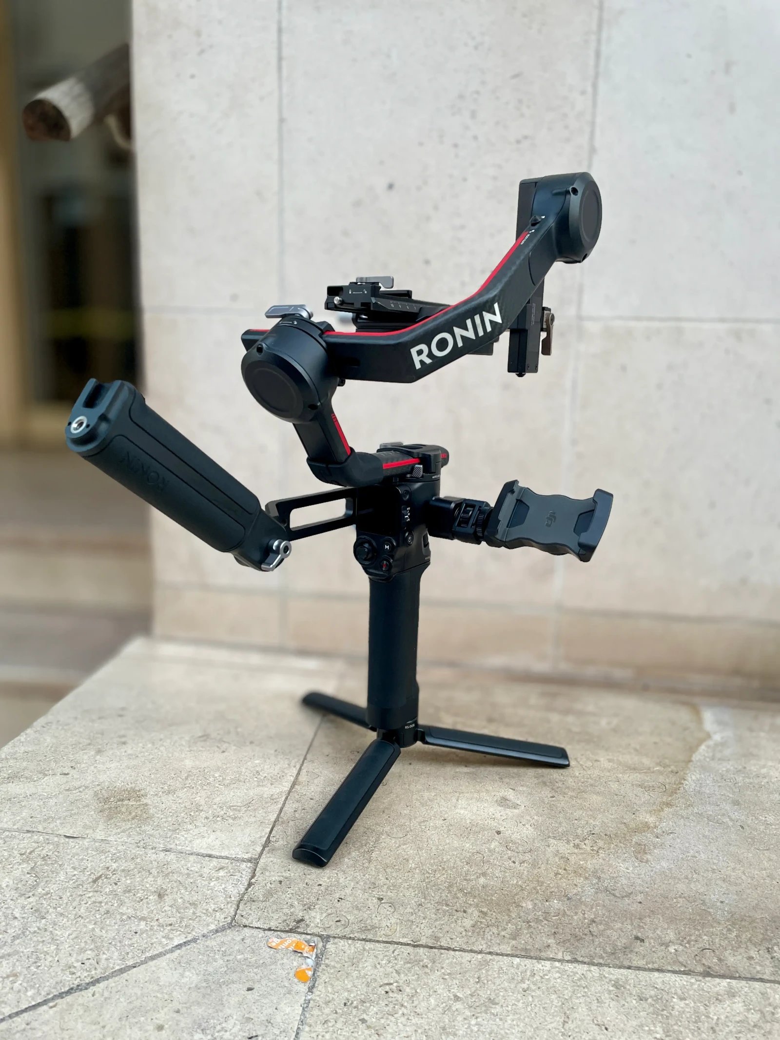 DJI RS3 Pro Combo - Photo 1 sur 3