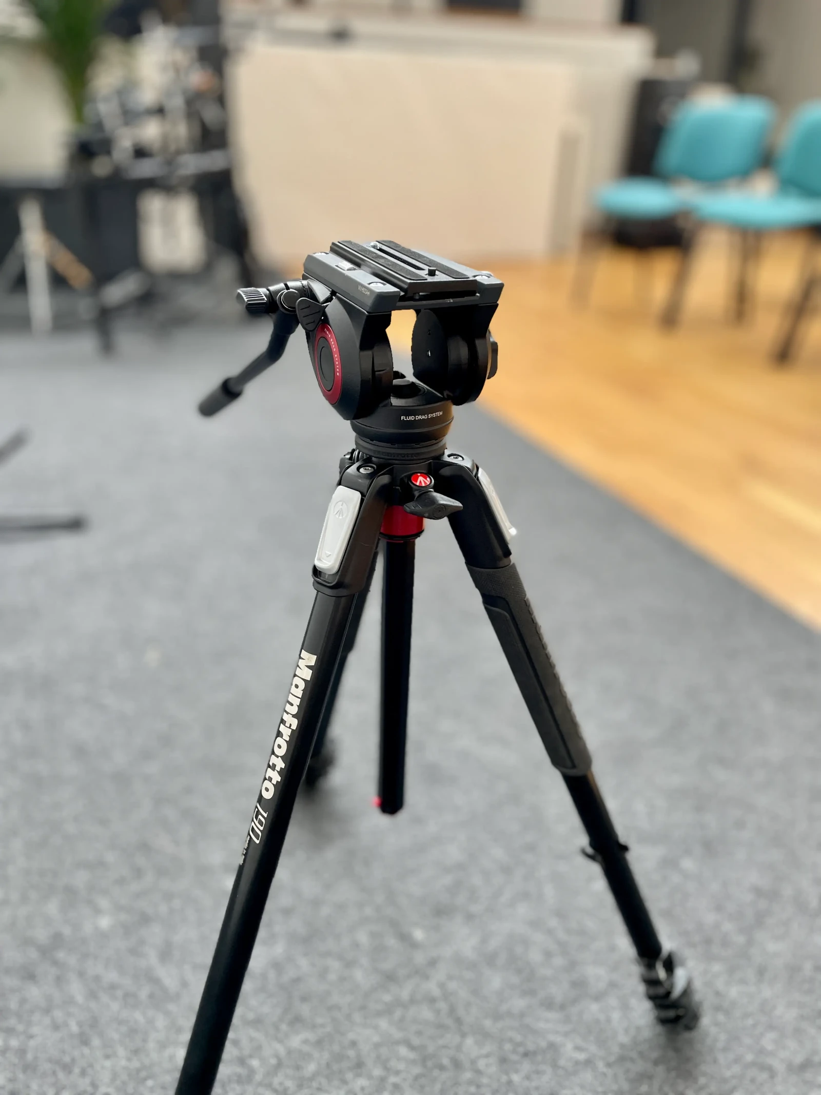 Manfrotto 190 + MVH500AH - Photo 3 sur 3