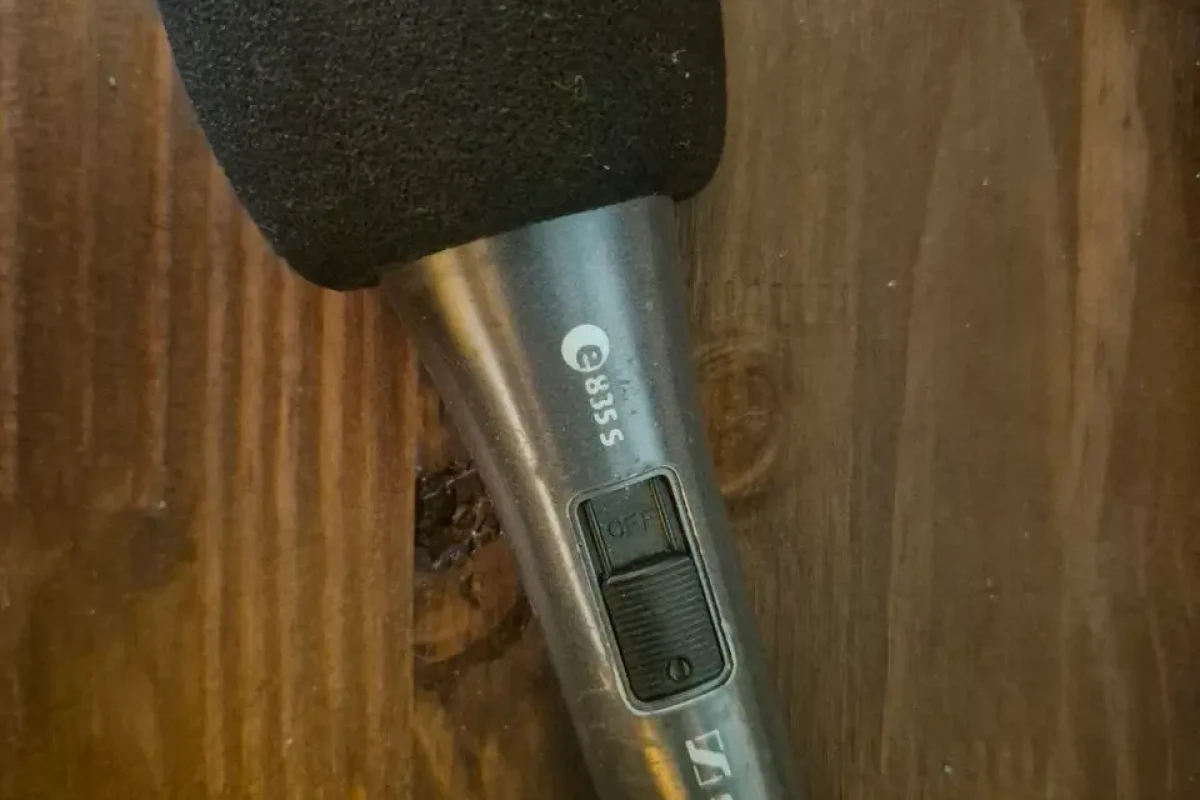 Location Sony e 835 - Lightyshare