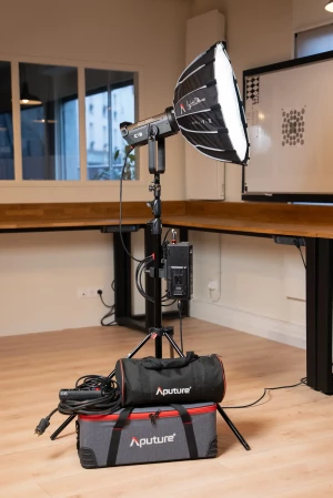 Location Aputure 300X