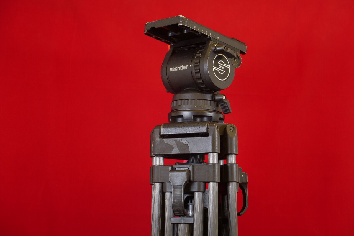 Location Sachtler DV 12 - Lightyshare