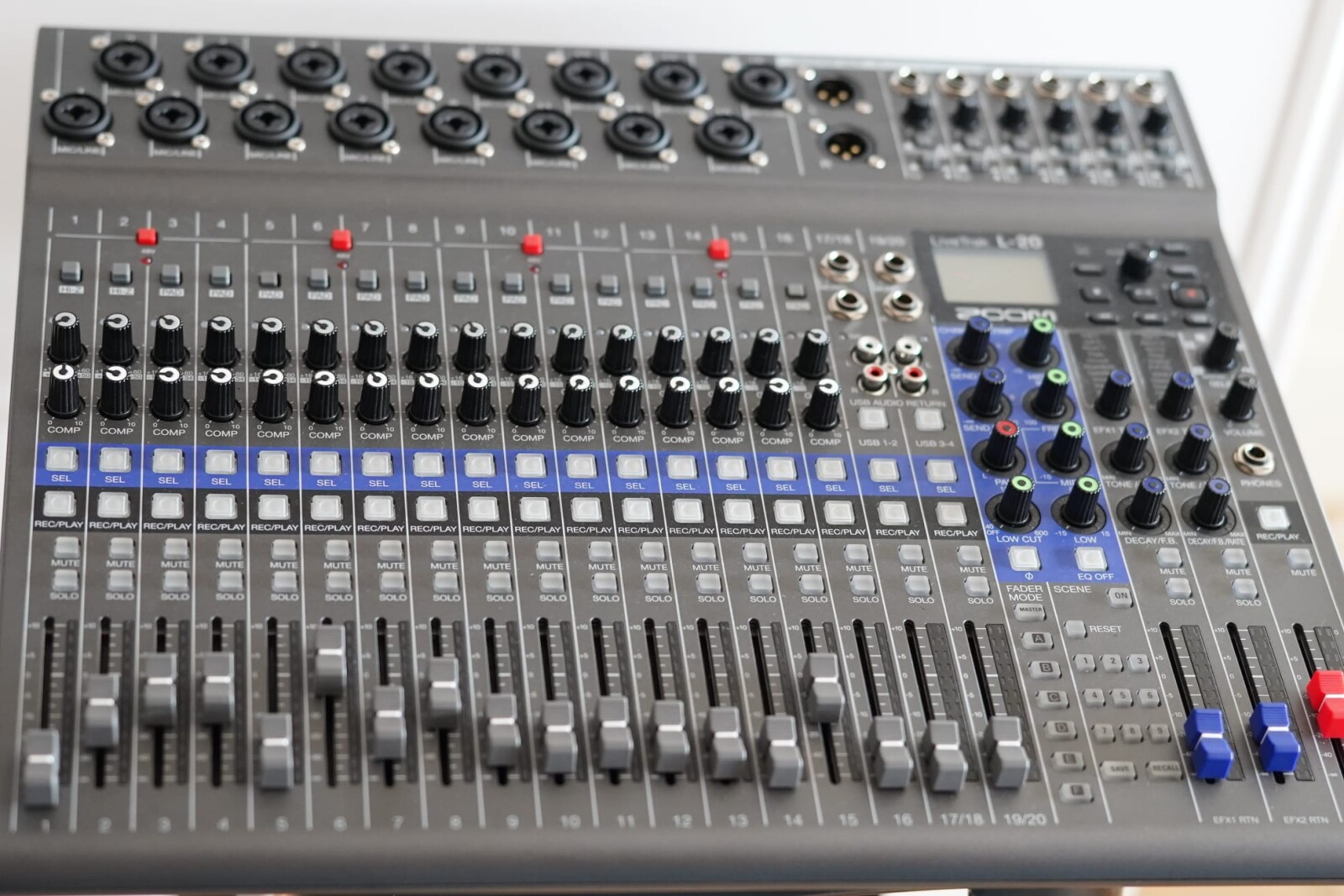 Zoom LiveTrak L-20 - Photo 1 sur 2