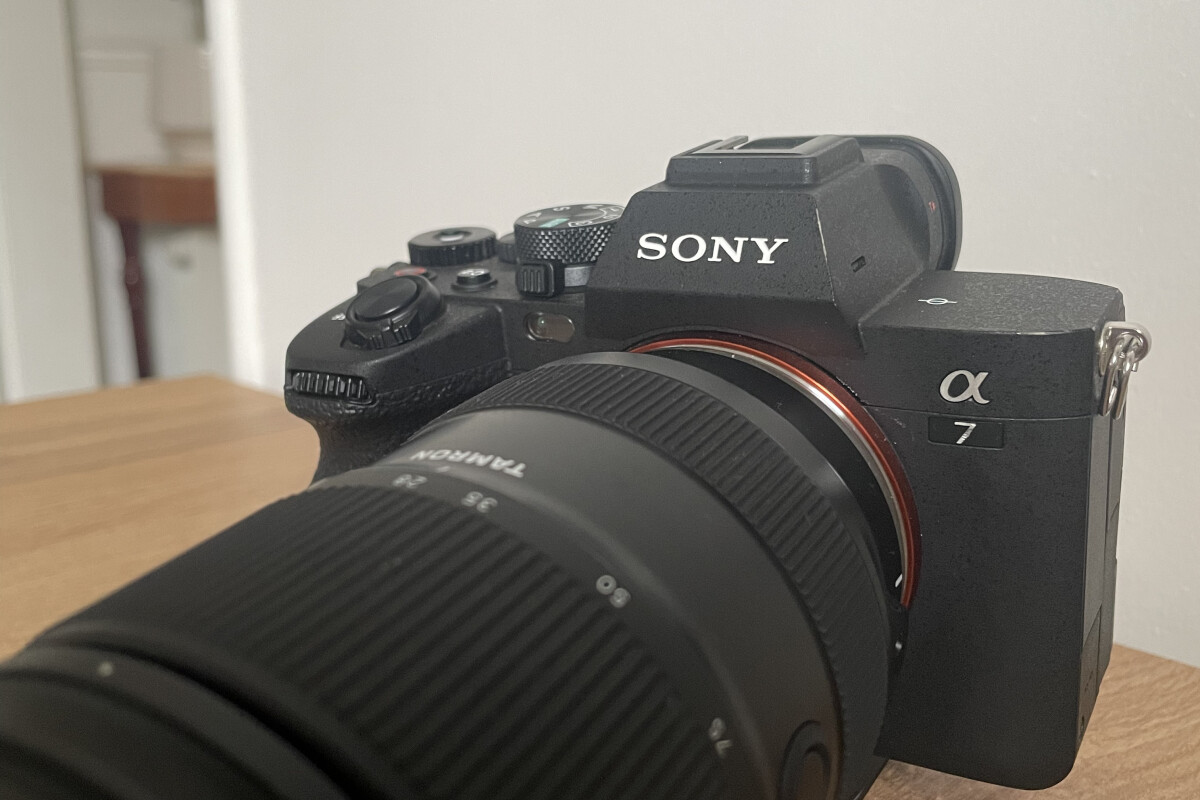 Location Pack Sony Alpha 7 IV + objectif Tamron 28-75mm F/2.8 Di III VXD G2 + DJI MIC II - Lightyshare