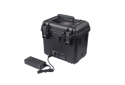 Location 4 x batteries V-Mount + powerstation Swit S-4010