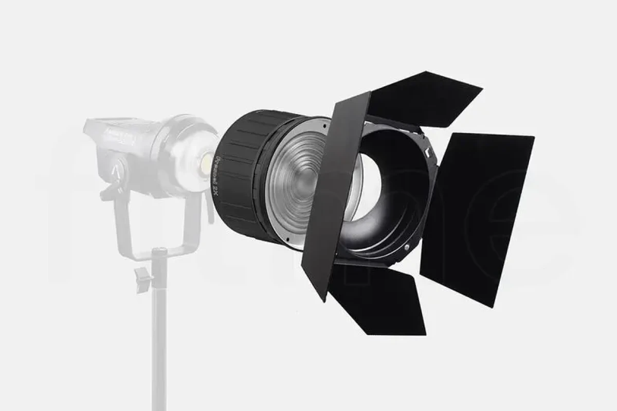 Location Aputure Fresnel 2X + volets Barndoor - Lightyshare