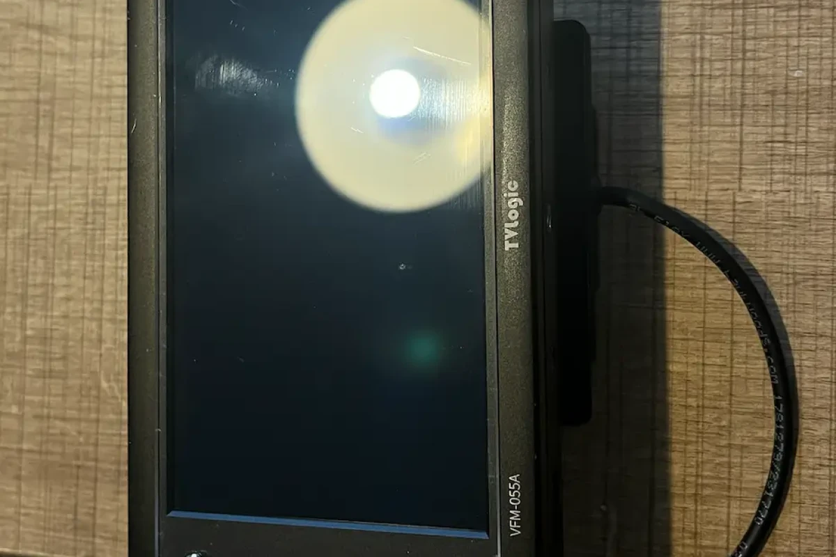 Location TV Logic VFM - 055 - Lightyshare