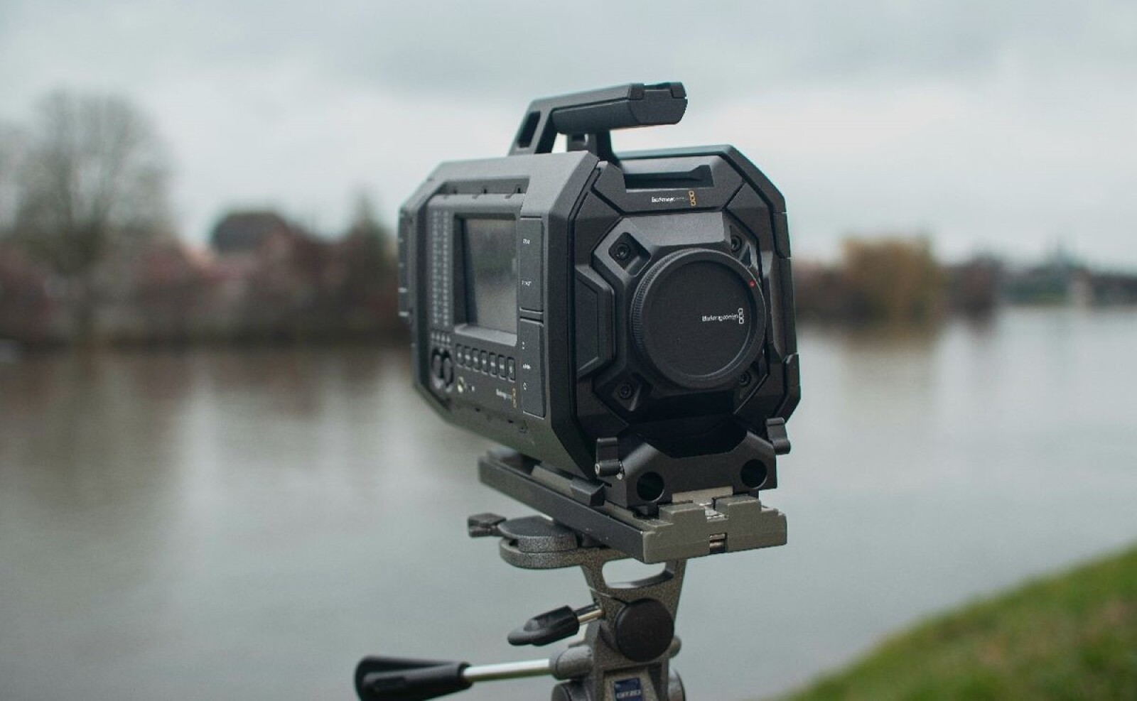 Blackmagic Design URSA 4K - Photo 2 sur 3