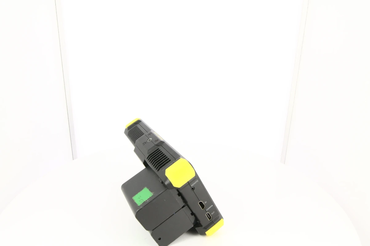 Location Blackmagic Video Assist 7 12G - Lightyshare