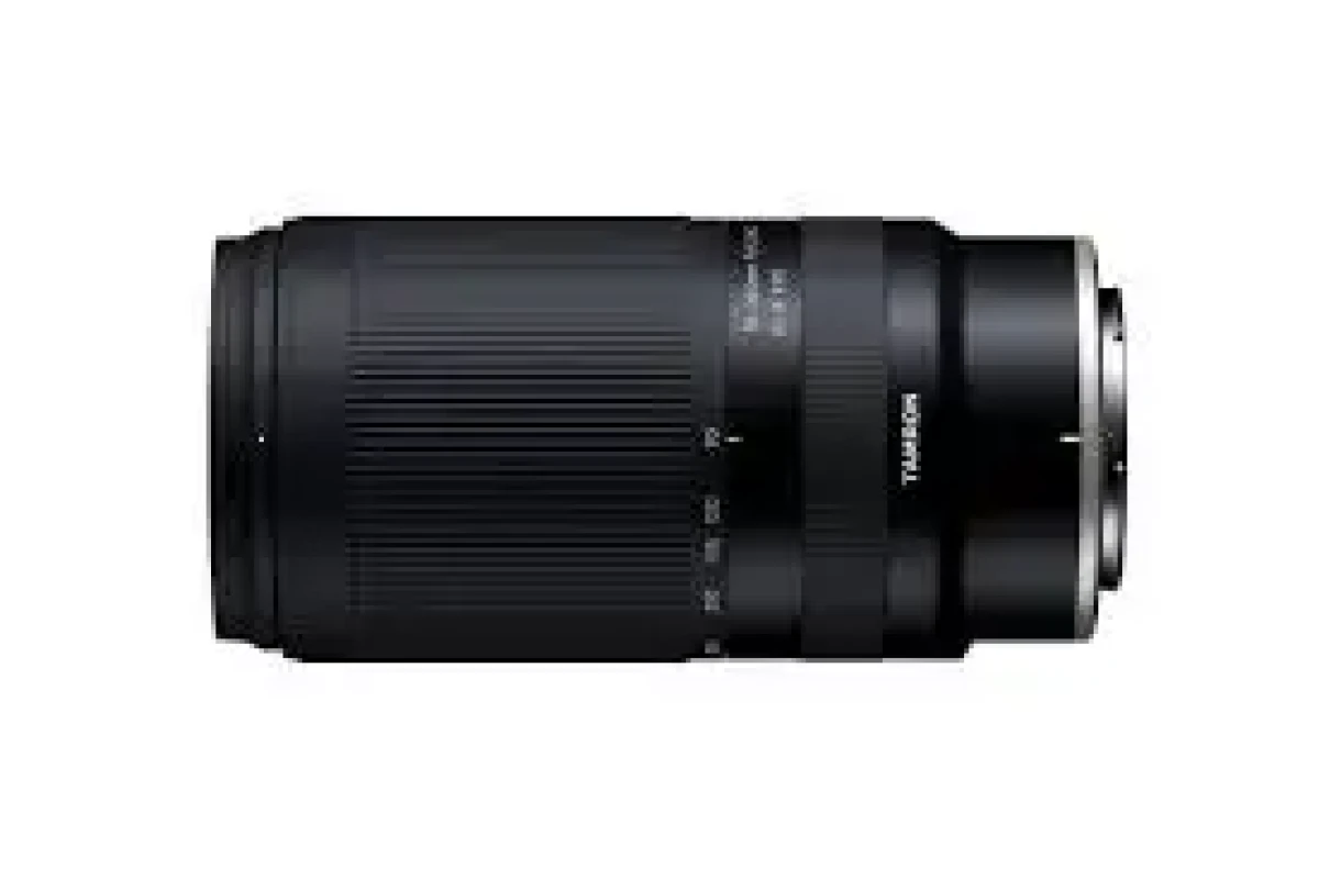 Location Tamron 70-300mm f/4.5-6.3 DI III RXD - Lightyshare
