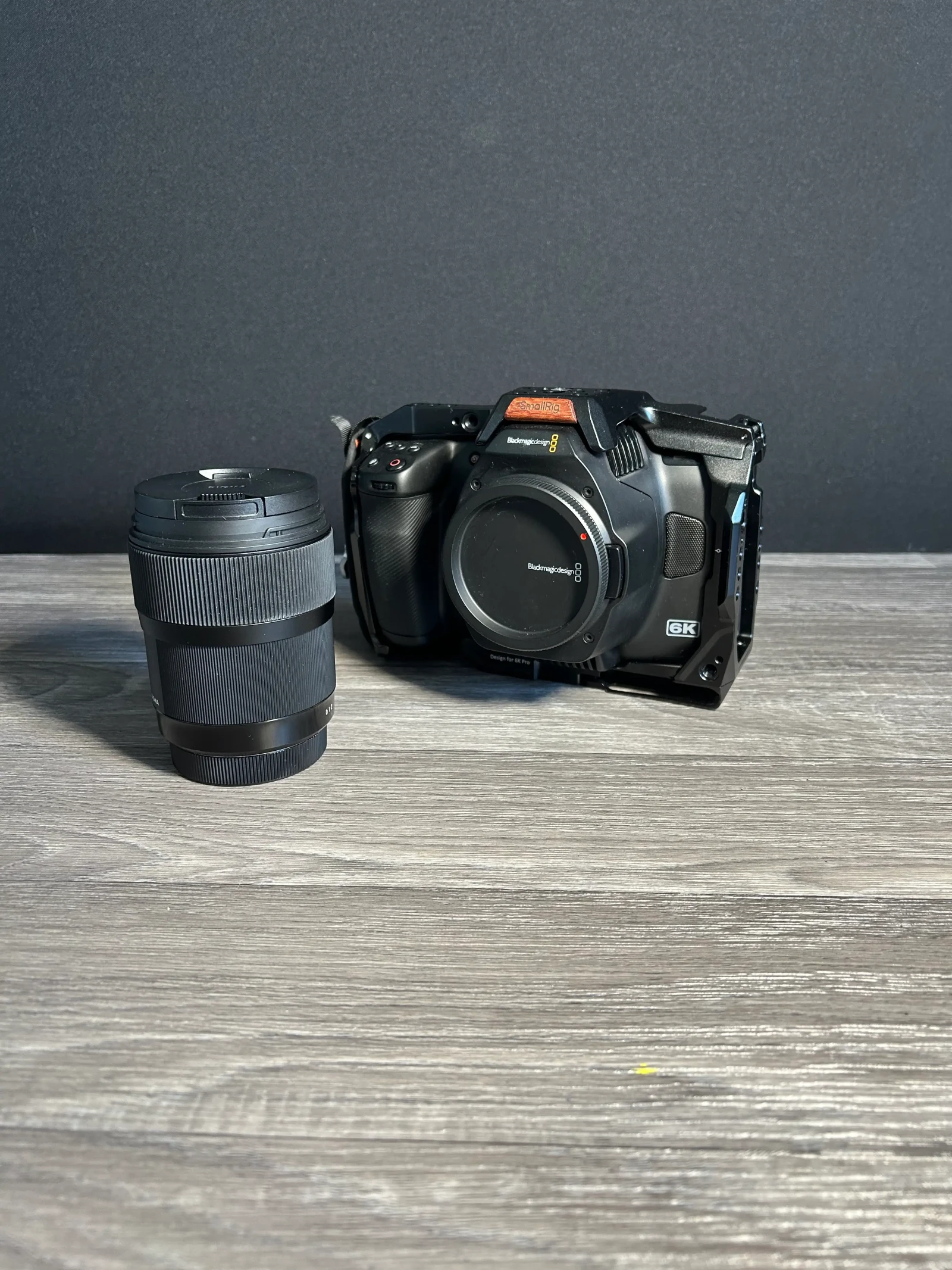 (PACK) BMPCC 6K + Sigma Art 35mm f/1.4 - Photo 1 sur 6