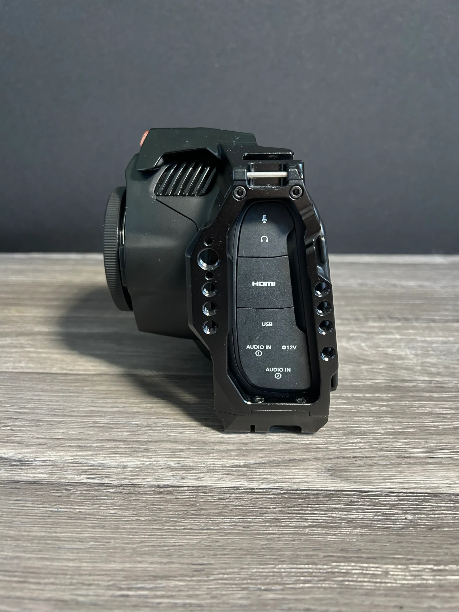 (PACK) BMPCC 6K + Sigma Art 35mm f/1.4 - Photo 2 sur 6