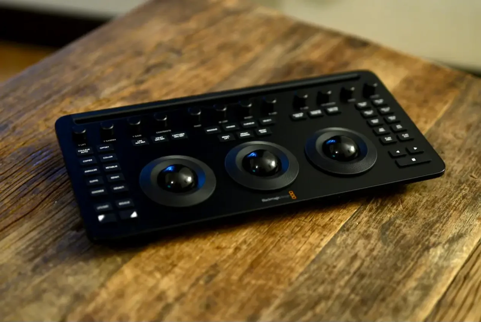 Blackmagic Design Resolve Micro Panel - Photo 2 sur 3