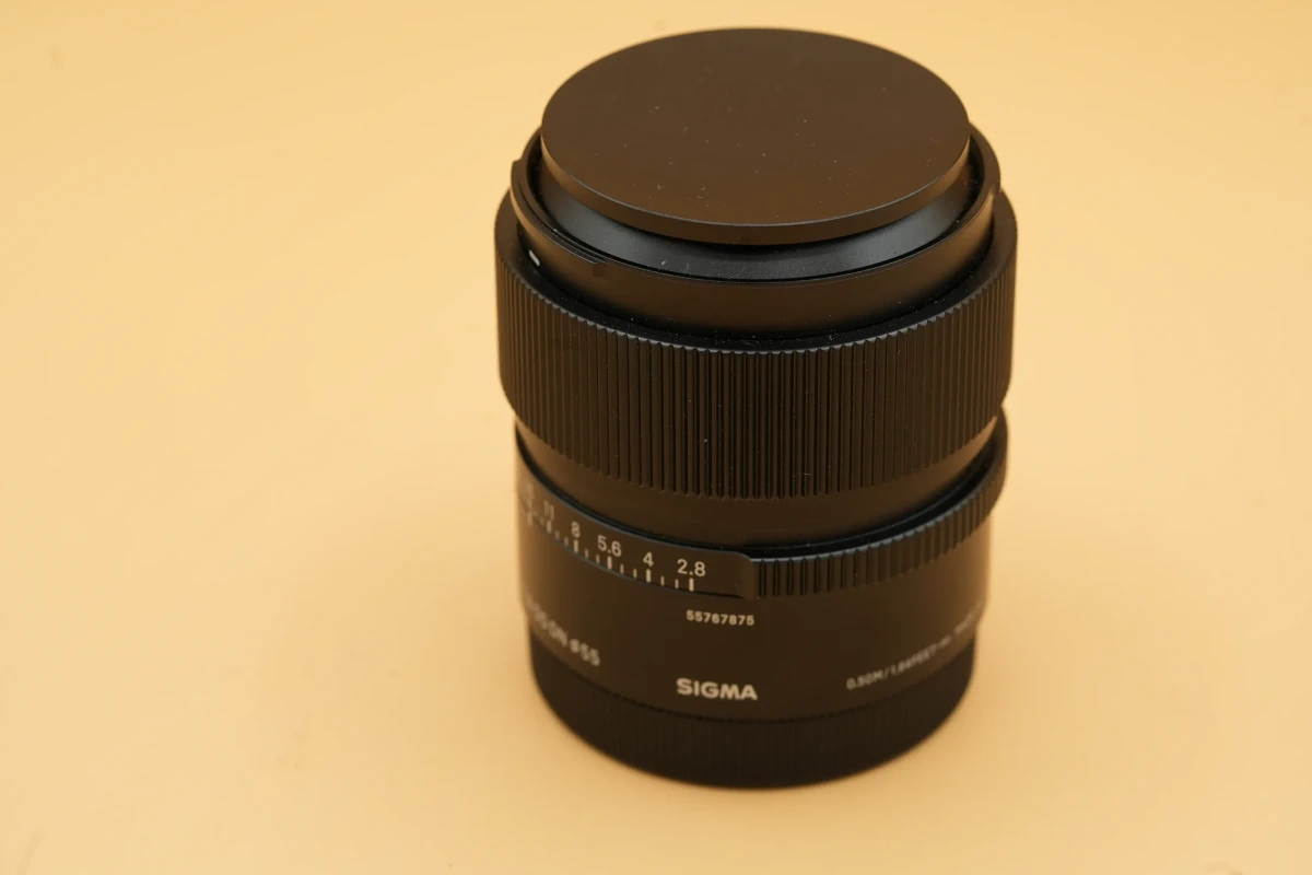 Location Sigma 90mm F2.8 DG DN - Lightyshare