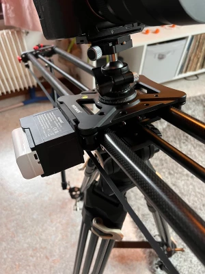 Location Neewer Slider Rail
