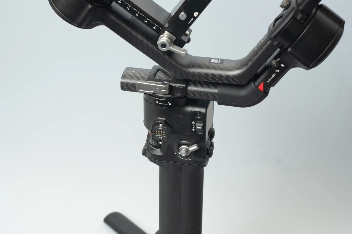 Location DJI Ronin RS4 Pro Combo - Lightyshare