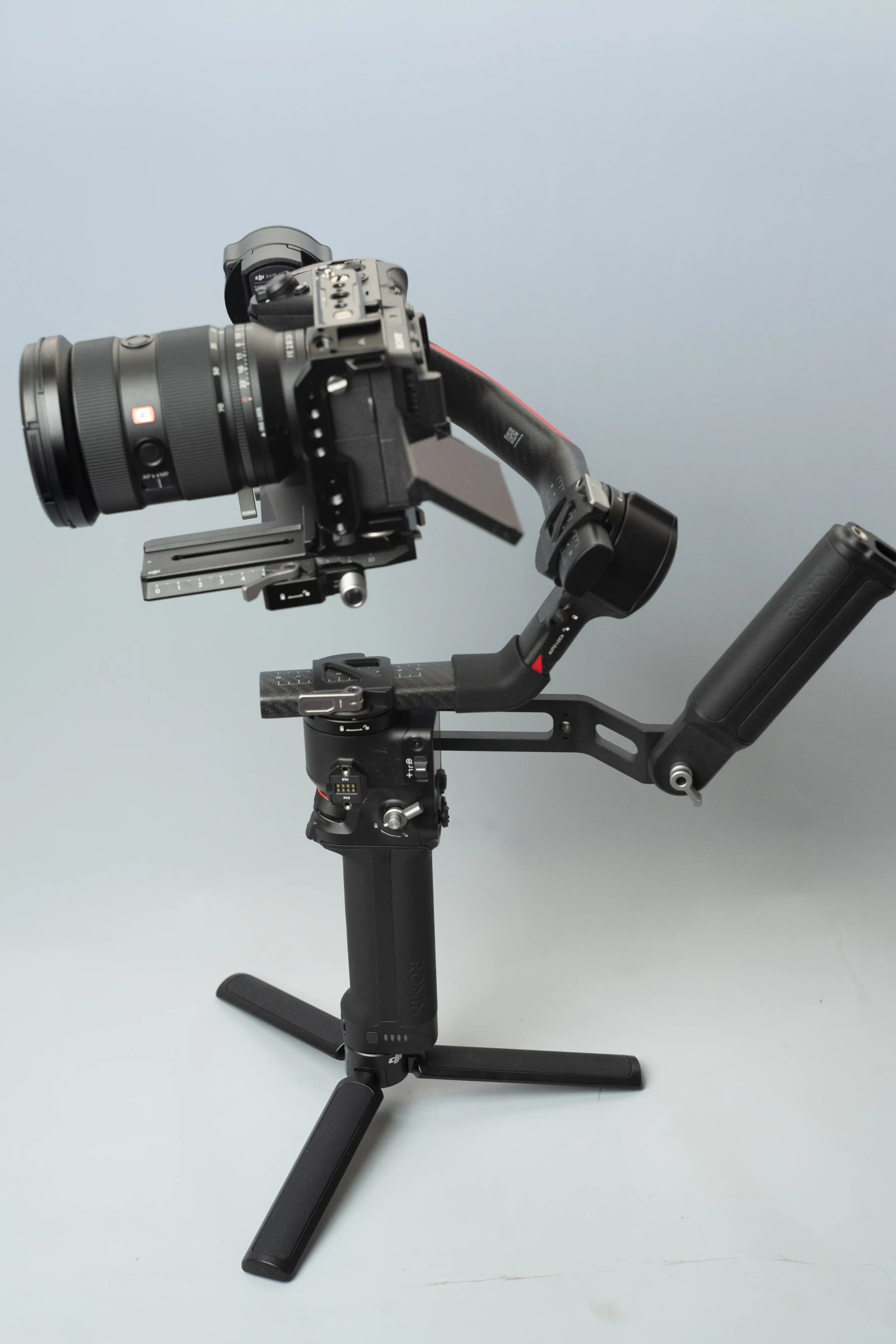DJI Ronin RS4 Pro Combo - Photo 2 sur 5