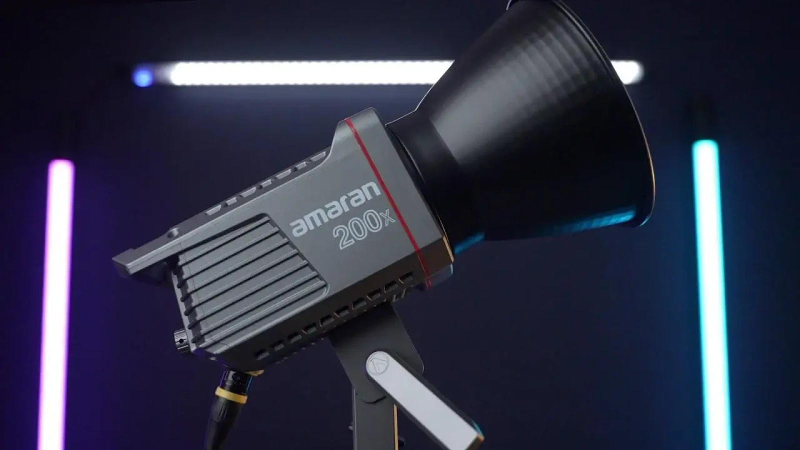 Aputure Amaran 200X - Photo 3 sur 4
