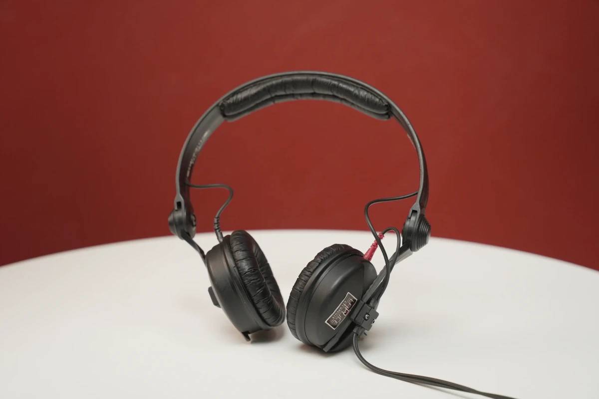 Location Sennheiser HD 25 - Lightyshare