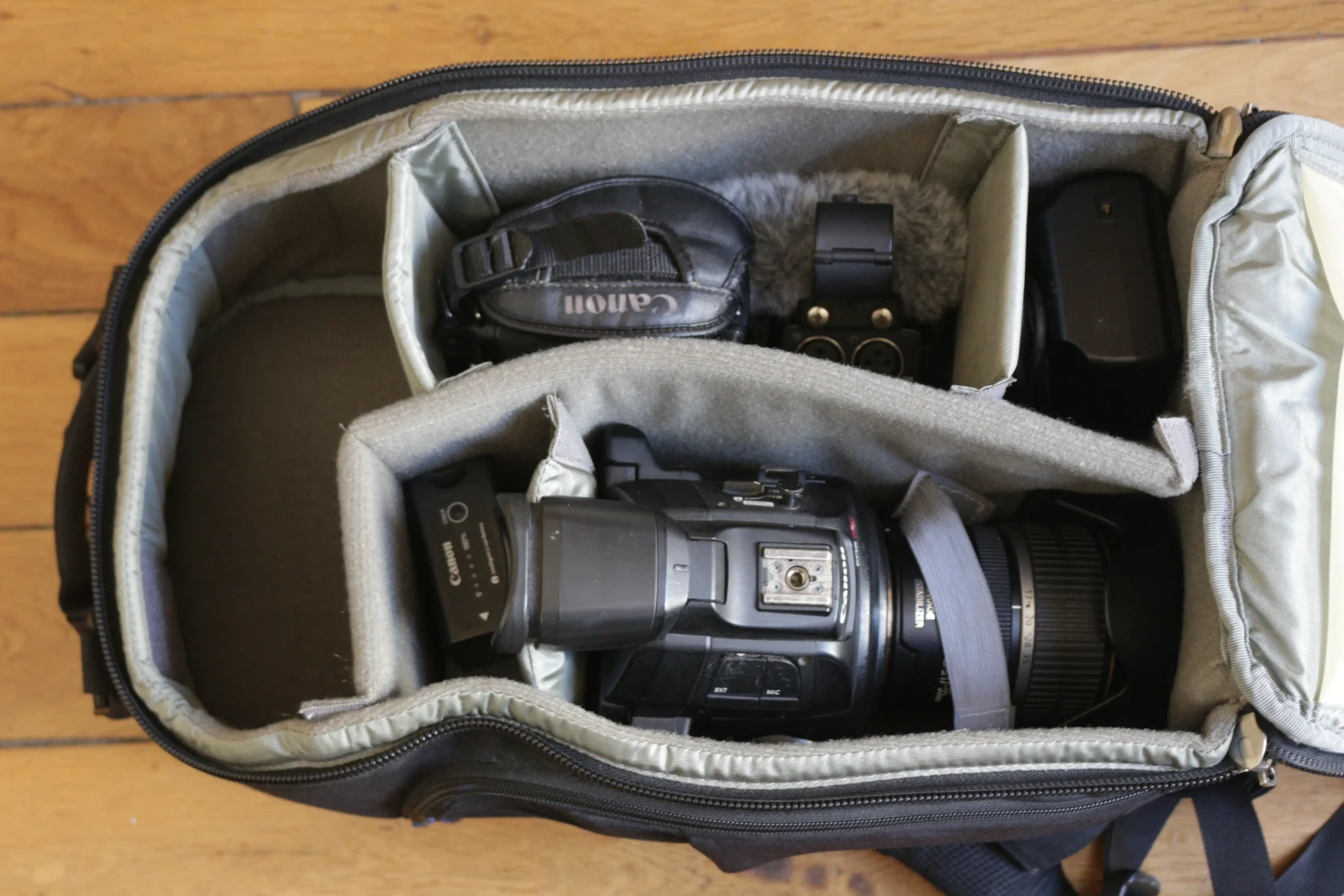 Pack Caméra + Objectif : Canon C100 Mark II + Canon EF-S 17-55mm f/2.8 IS USM 🎥 - Photo 3 sur 5