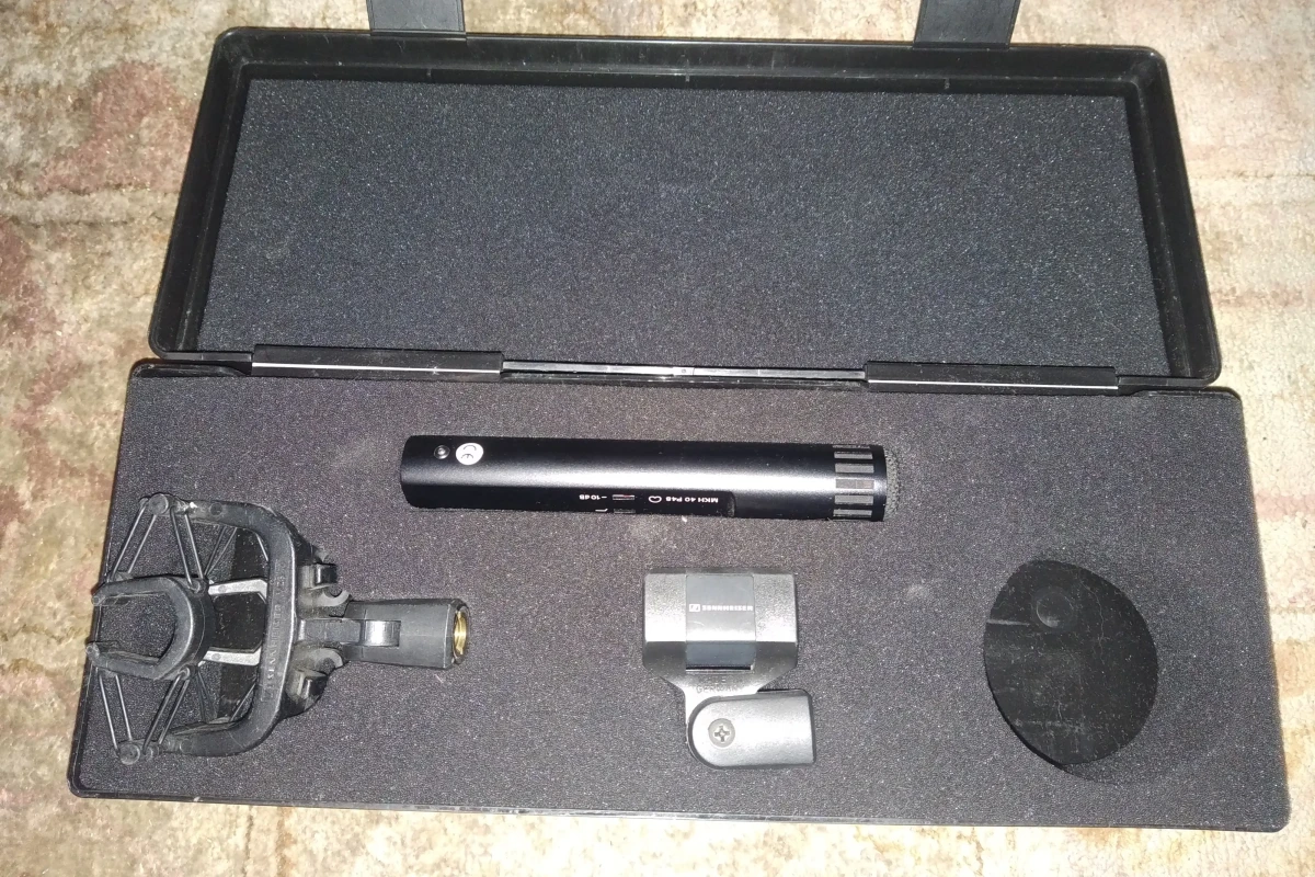 Location Sennheiser MKH 40 - Lightyshare