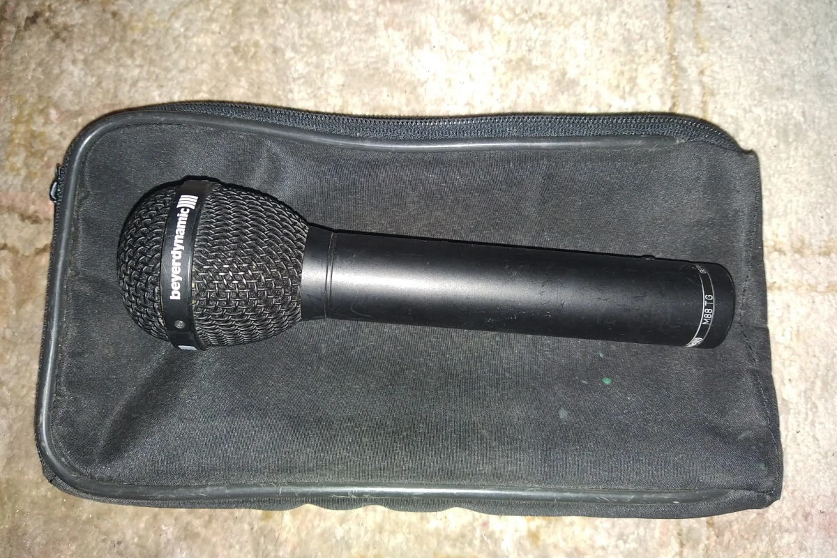 Location Beyerdynamic M88 Dynamique - Lightyshare