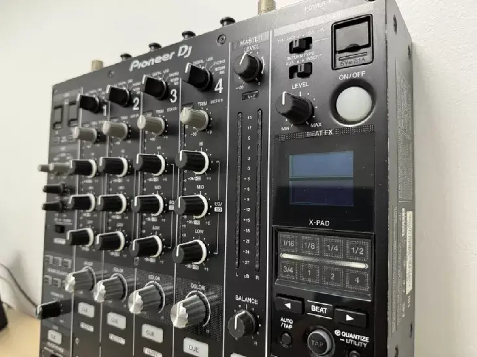 Pionneer DJM-900 Nexus - Photo 4 sur 4