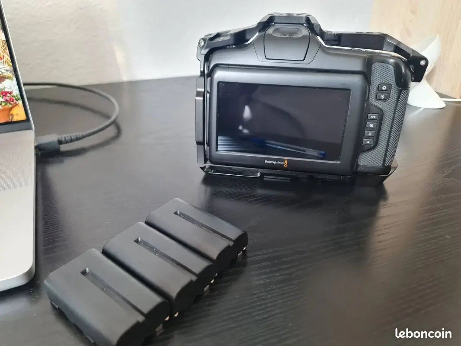 Blackmagic Design Pocket Cinema Camera 6k G2 (BMPCC 6k G2) - Photo 2 sur 2