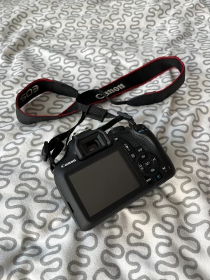 Location Canon EOS 2000D
