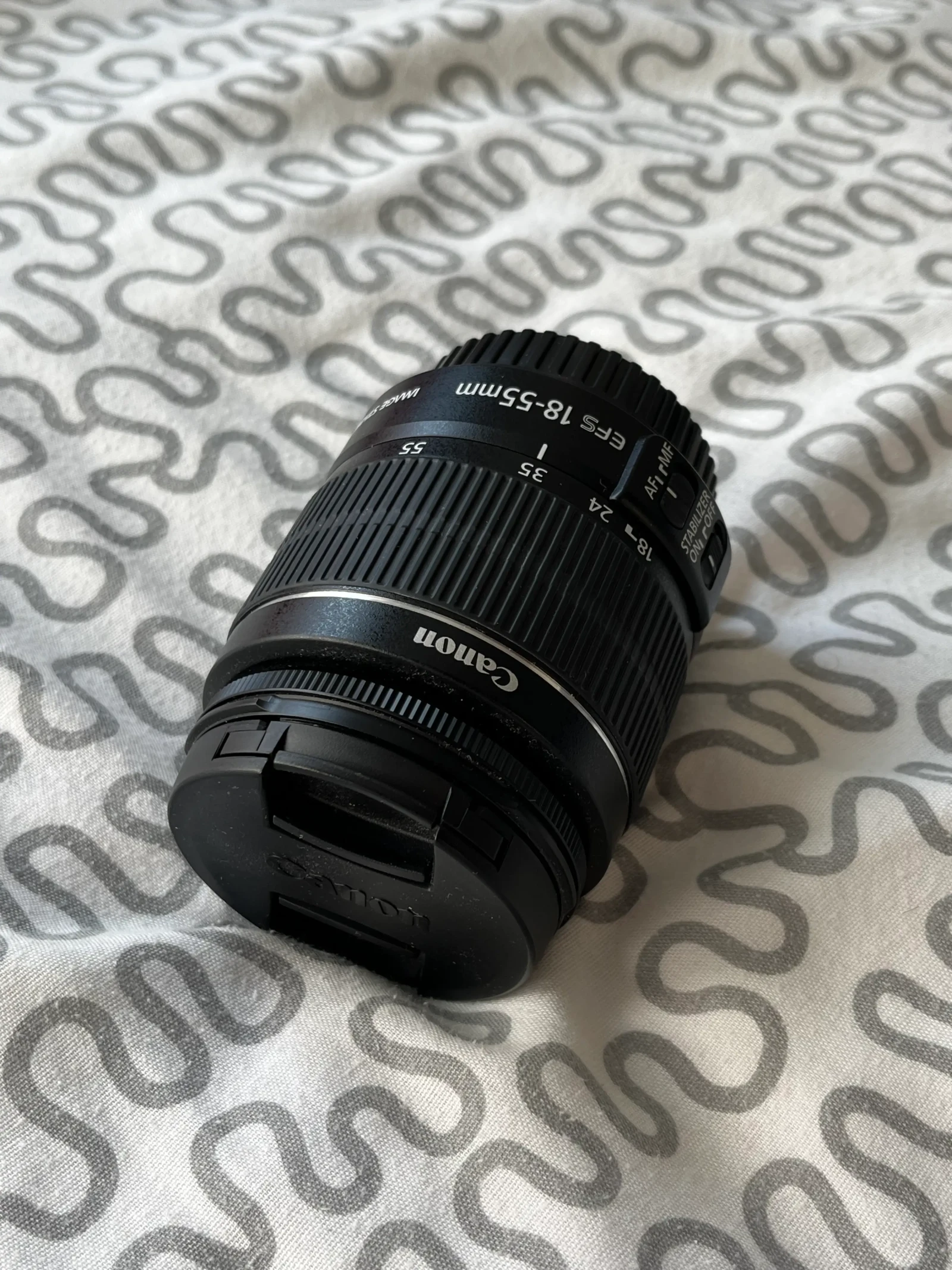 Canon EF-S 18-55mm f/3.5-5.6 II - Photo 2 sur 2
