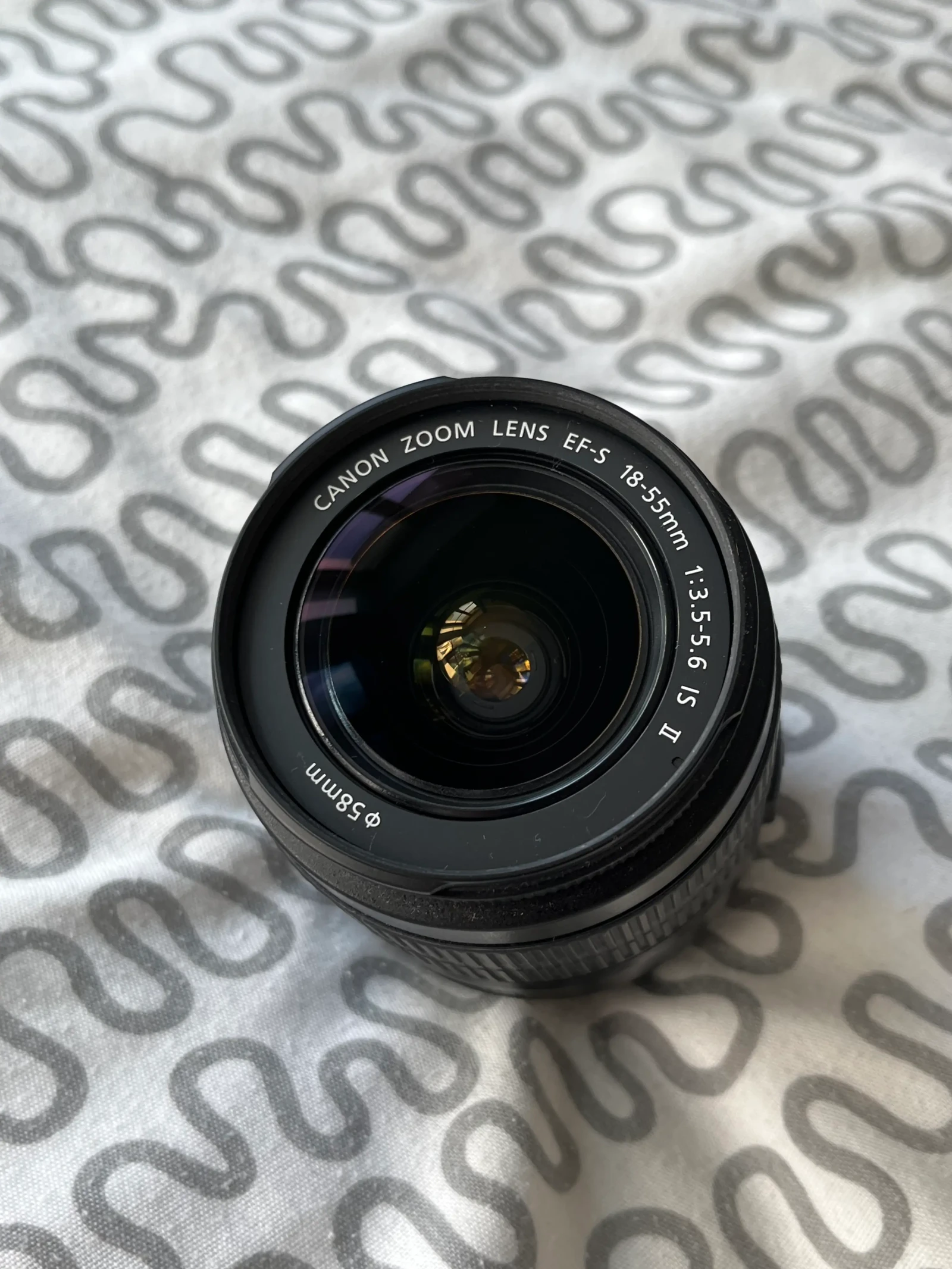 Canon EF-S 18-55mm f/3.5-5.6 II - Photo 1 sur 2
