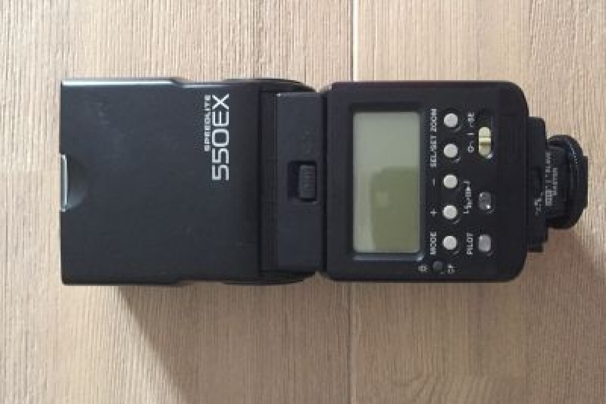 Location Flash Cobra Speedlite 550EX de Canon - Lightyshare