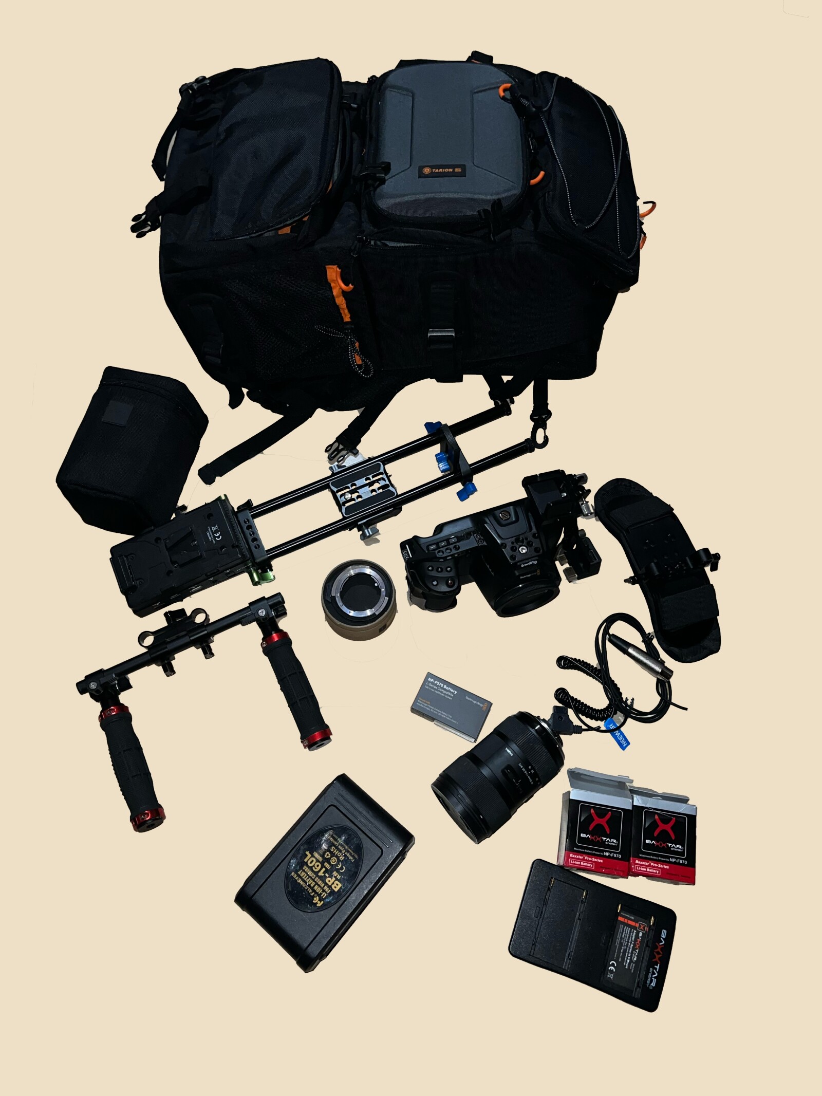 Pack BMPCC 6K avec adaptateur et objectif Sigma 18/35 et SSD 2To - Photo 1 sur 2