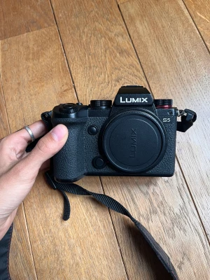 Location Lumix S5
