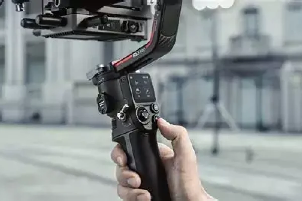 Location DJI Ronin RS3 Pro Combo - Lightyshare